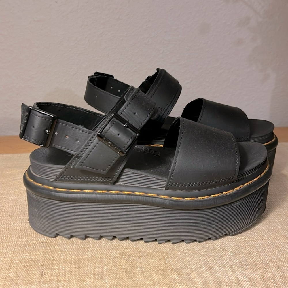 Dr Martens Voss Quad Strsp Platform Black Sandals
